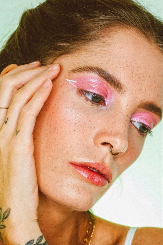 maquiagem com delineado branco