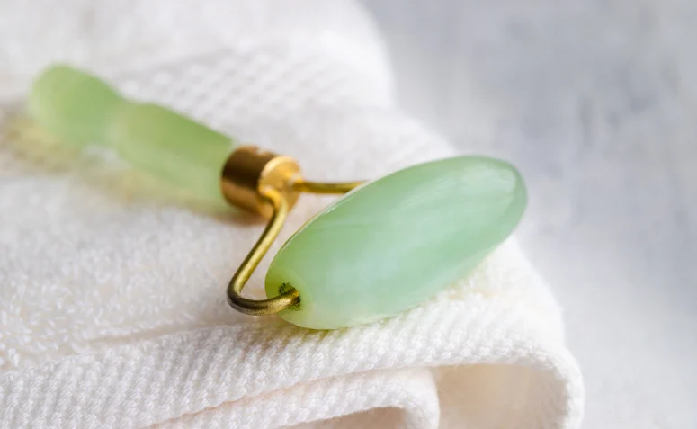 jade roller 2